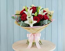 Букет цветов из:  Лилии и Розы в Новоульяновском
