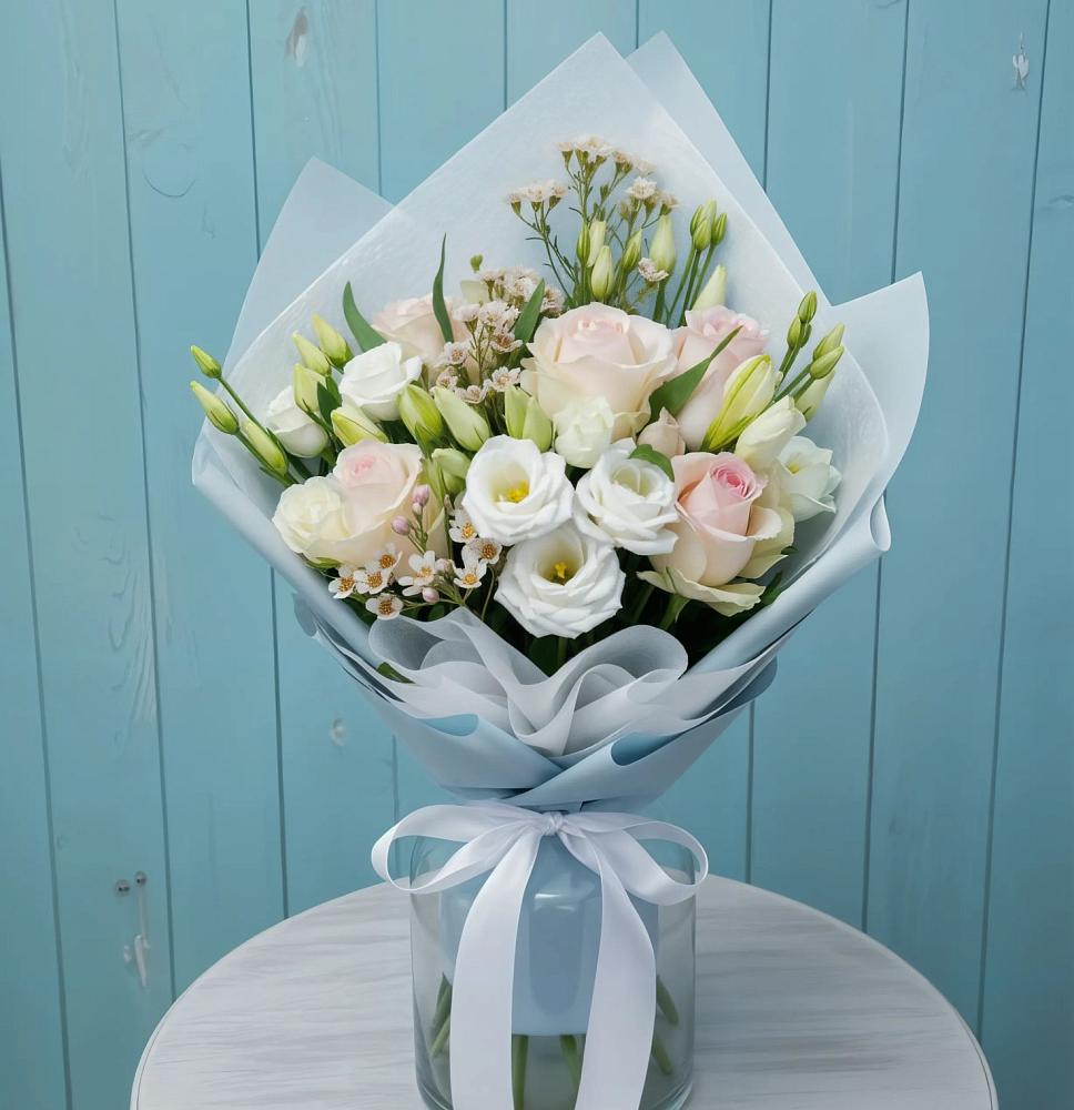 Букет цветов из: Розы и Лизиантусы в Новоульяновском