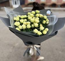Букет Белые кустовые розы Солинеро в Новоульяновском