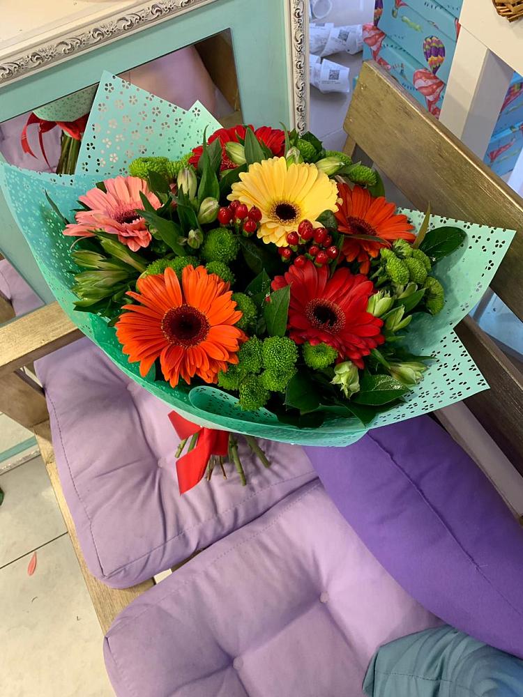 Букет цветов из: Герберы, Хризантемы и Альстромерии в Новоульяновском