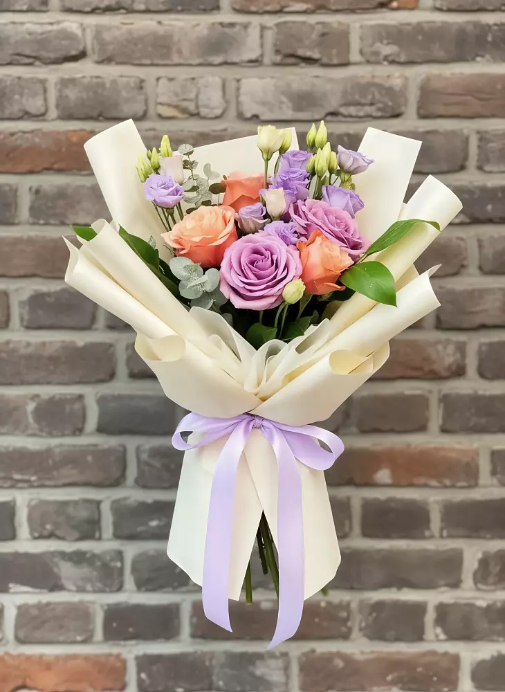 Букет цветов из: Лизиантусы и Розы в Новоульяновском