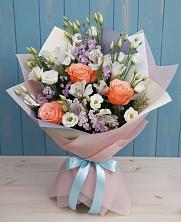 Букет цветов из:  Лизиантусы, Розы, Альстромерии и Гипсофила в Новоульяновском