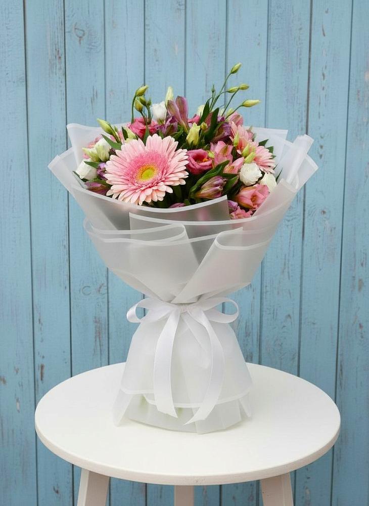 Букет цветов из: Герберы, Альстромерии и Лизиантусы в Новоульяновском