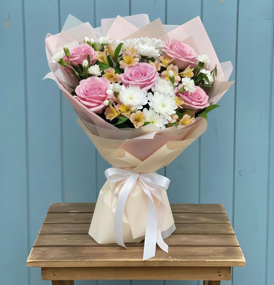 Букет цветов из: Гвоздики, Орхидеи и Розы в Новоульяновском