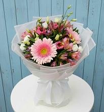 Букет цветов из:  Герберы, Альстромерии и Лизиантусы в Новоульяновском