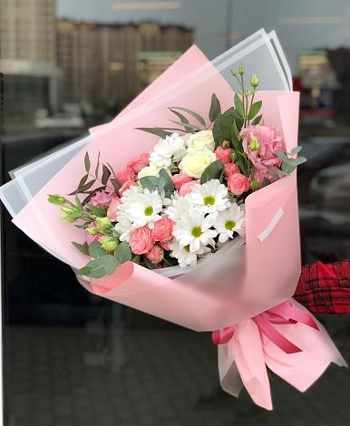 Букет цветов из: Розы, Лизиантусы и Хризантемы в Новоульяновском