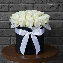 Цветочная композиция из Розы в шляпной коробке в Новоульяновском