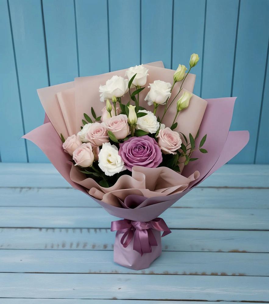 Букет цветов из: Розы и Лизиантусы в Новоульяновском